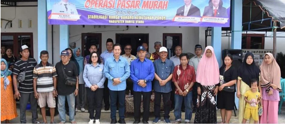 Pj.Bupati Drs Muhlis Tinjau Operasi Pasar Murah di Desa&nbsp;Sikui
