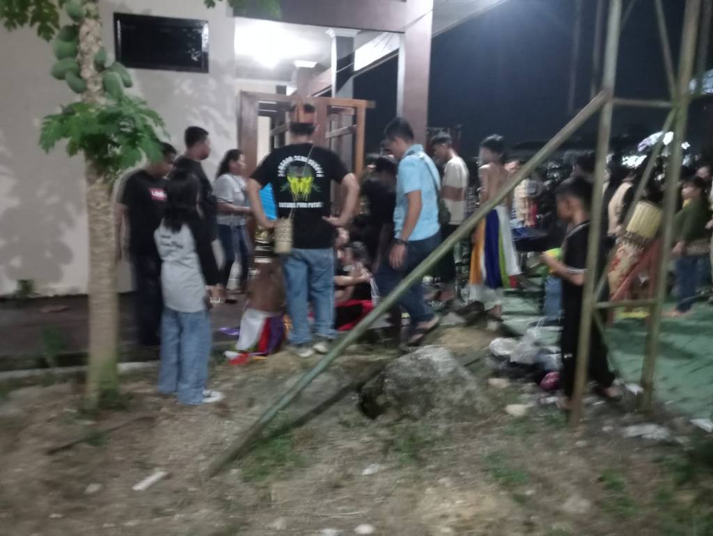 Lomba Tari Pesisir dan Pedalaman FBIMBT, 6 Peserta Kesurupan 3 Peserta&nbsp;Pingsan